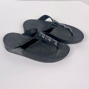 Fitflop black patent bejeweled Pietra thong style sandals, size US 9.